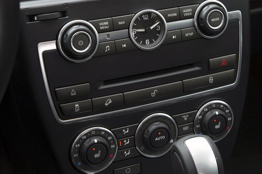  Land Rover LR2 2013 года  (фото 10 из 56)